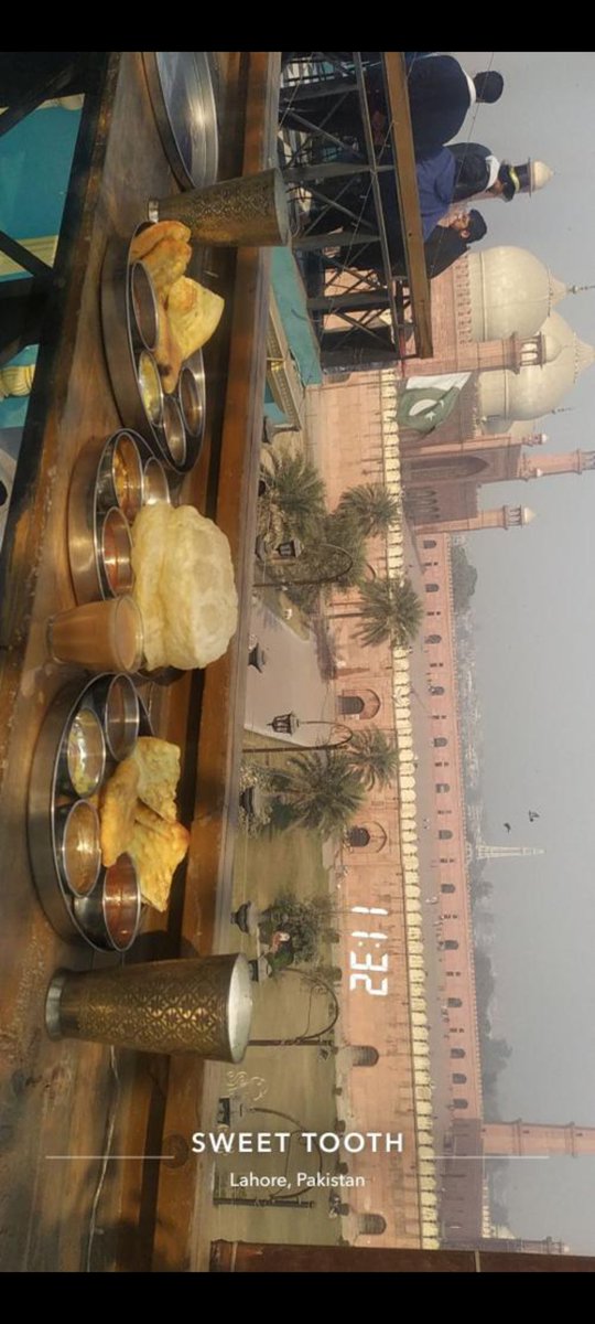 SaimaRa36926925's tweet photo. Yahan ka khana🥹👉🏻👈🏻
#KeepLahoreClean 
#LahoreSaafTuPakistanSaaf 
#Lahore 
#YeHaHamaraLahore https://t.co/CsZRTLykMP