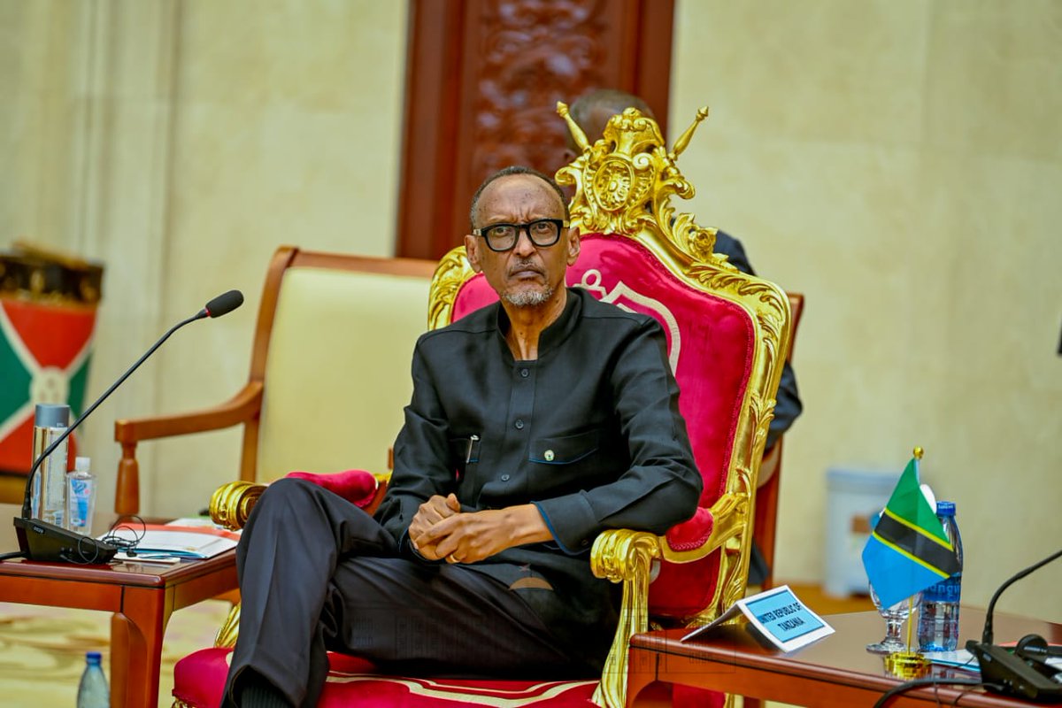 FNL irakeje kandi Nyenicubahiro Umukuru w'Igihugu cacu kw'iteka adahengeshanya gutera igihugu cacu na cane cane kuri iyi ntsinzi yaraye ashitseko yo gutunganya inama nkiyi mu Gihugu c'Uburundi ikitabwa n'abakuru b'Ibihugu bo mu karere2/3 
 <a href="/BurundiGov/">Primature de la République du Burundi</a> <a href="/CnddFdd/">CNDD-FDD</a>
#Burundi