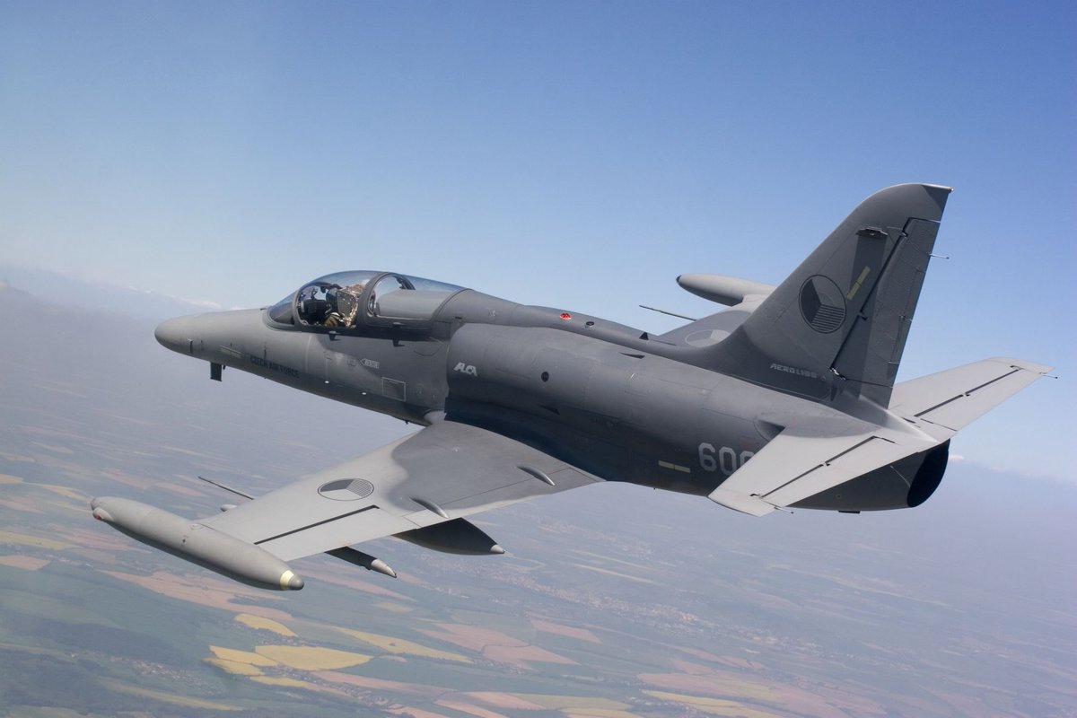 FlyingRevue's tweet photo. Aero dodalo české armádě poslední L-159 po plánované opravě
@AERO_Vodochody #L159 #l159alca #aerovodochody
https://t.co/W3FbyBfXgv https://t.co/9xn9LLPIqN