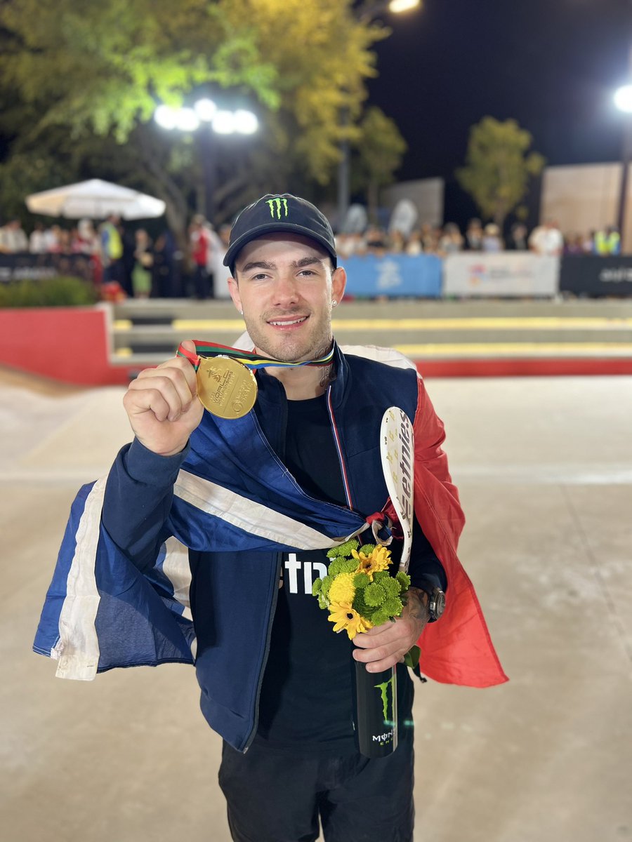 FF Roller Skateboard tweet media