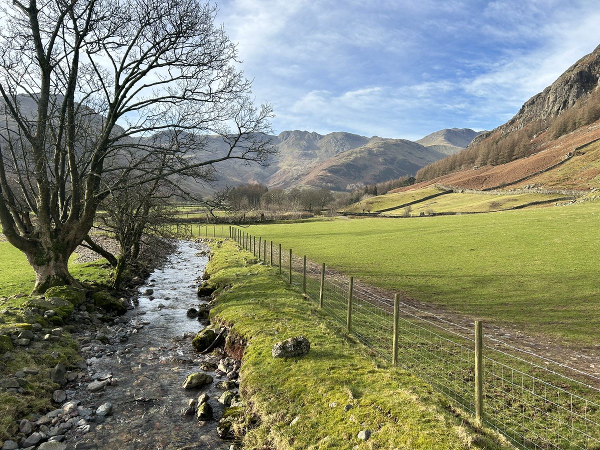 redpanda4002's tweet photo. @metoffice Langdale Valley Cumbria #loveukweather https://t.co/DC6FsW3FoJ