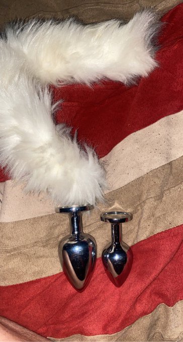 Two different sizes, you pay $10 for the small one and $20 for the big one, and I&rsquo;ll give you five pictures<a href="/tag/sugarbaby"class="tags"><span>#sugarbaby</span></a><a href="/tag/sugarbabytwitter"class="tags"><span>#sugarbabytwitter</span></a><a href="/tag/sugardaddylegit"class="tags"><span>#sugardaddylegit</span></a>