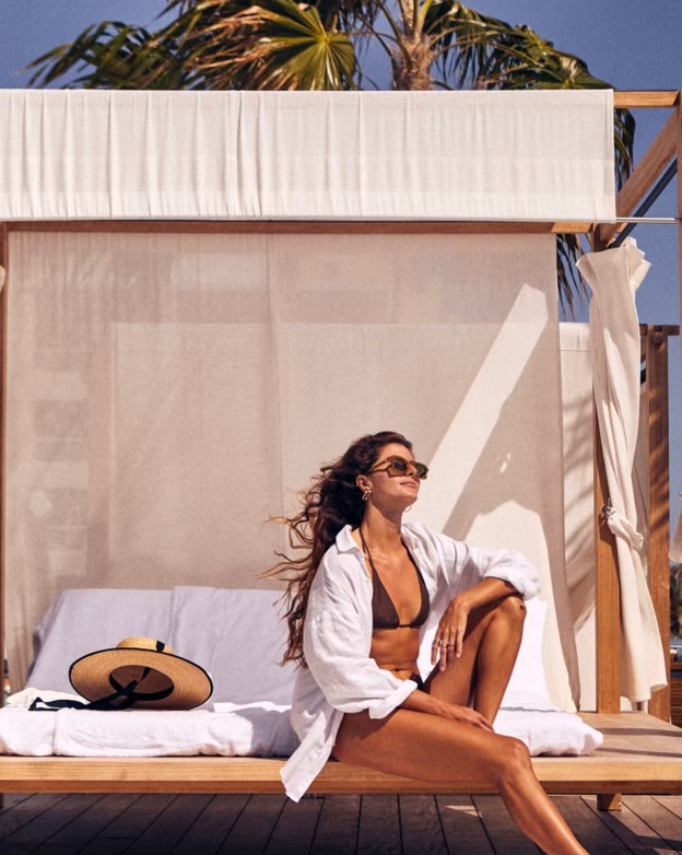 fsftlauderdale's tweet image. Hats off to a day that flows wherever the ocean wind takes you. Have a place to call home, even when poolside, basking alongside a perfectly plush daybed. #FSFortLauderdale #FortLauderdaleBeach #FSTakeYourTime