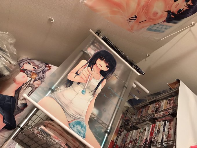 部屋整理中でな。 