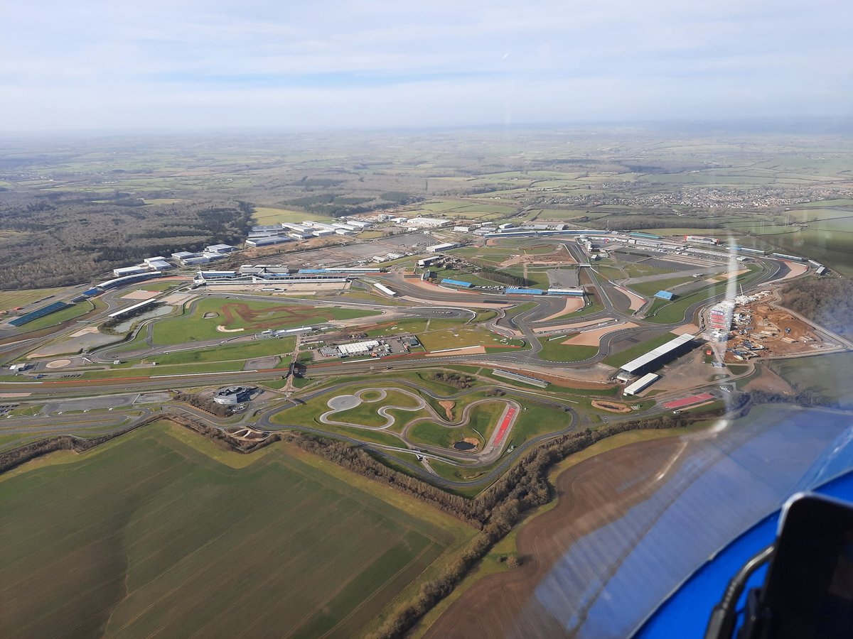 Today's view was a pretty good one!
#flying #Aviation #silverstone