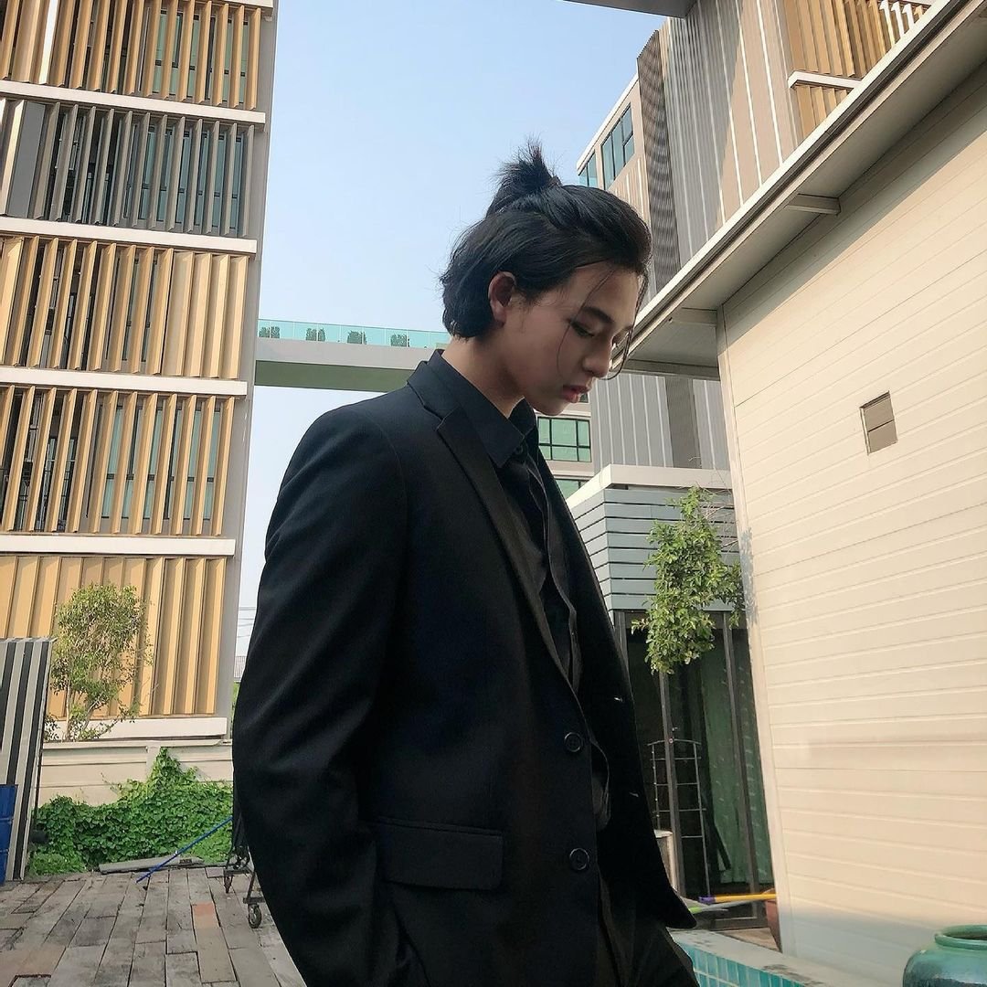 BBassssssssjtR's tweet photo. Selain nama Bass, dia di panggil dengan sebutan “Ai Det” yang berasal dari nama depannya "Suradet". https://t.co/oLTZkrH7Ba