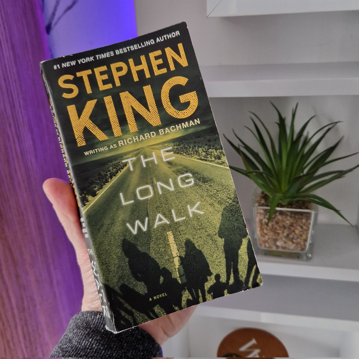 Finished #Misery today and gave it 3.5 (see GoodReads) and moving straight on to this one #TheLongWalk - my first #RichardBachman book!
#StephenKing #Paperback #books