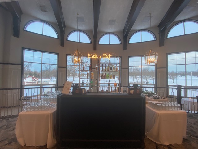 TheRoyalFoxCC's tweet photo. Yesterday's wedding at the Royal Fox was amazing! Check out these pics of the gorgeous setup 💒📸 Planning your own event? The Royal Fox is the perfect venue! Head to https://t.co/upGkh7UpHX for more info 🎉 #RoyalFoxWedding https://t.co/fJn235JmQz