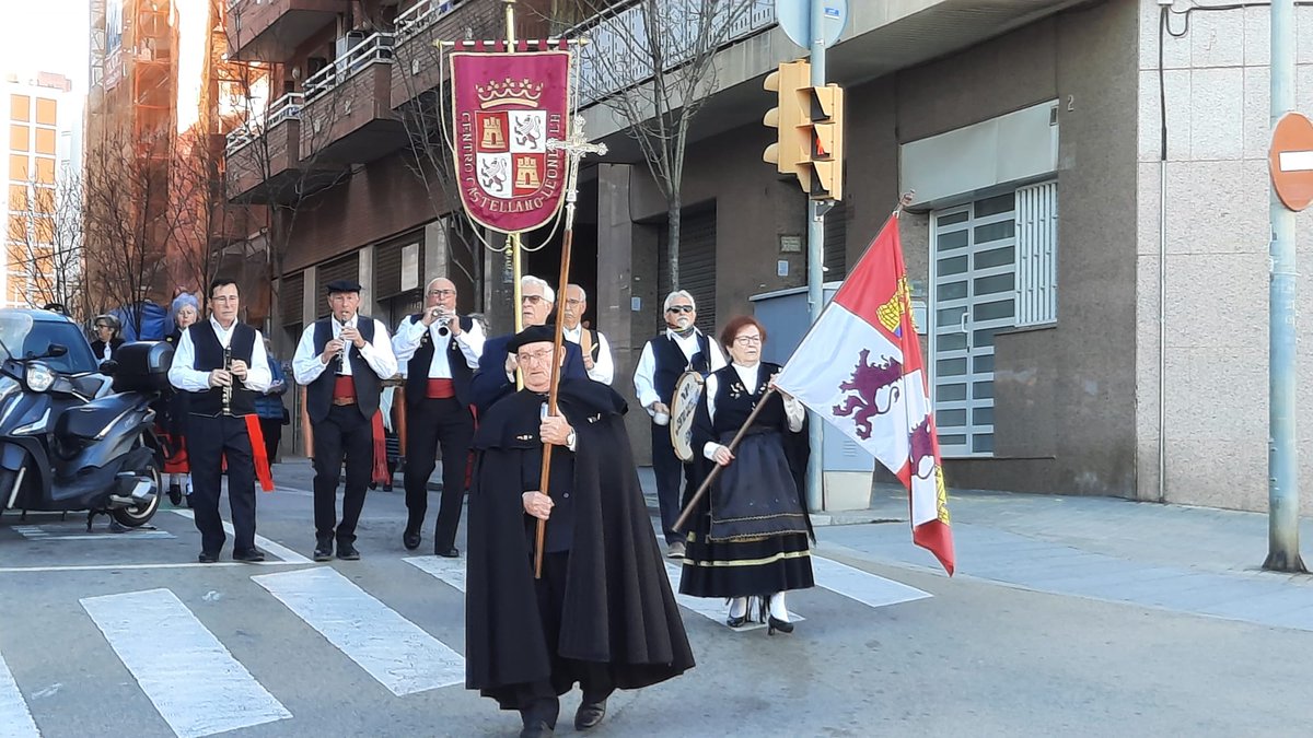 casteleonesLh's tweet photo. Precesion en honor a Santa Agueda @casteleonesLh @LHAjuntament https://t.co/eMEHqgZj8G