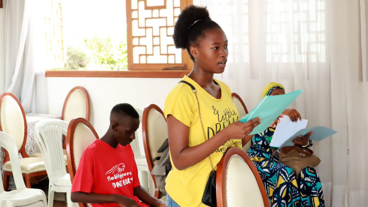 Le cycle de l'inspiration au centre de la rencontre avec qlq enfants ce 4 fév. Que ces enfants ds leur innocence aient le droit de rêver d'un avenir... pour à leur tour, inspirer les nouvelles générations. Les Gabonais.ses ont droit à ce cercle vertueux de l'existence.