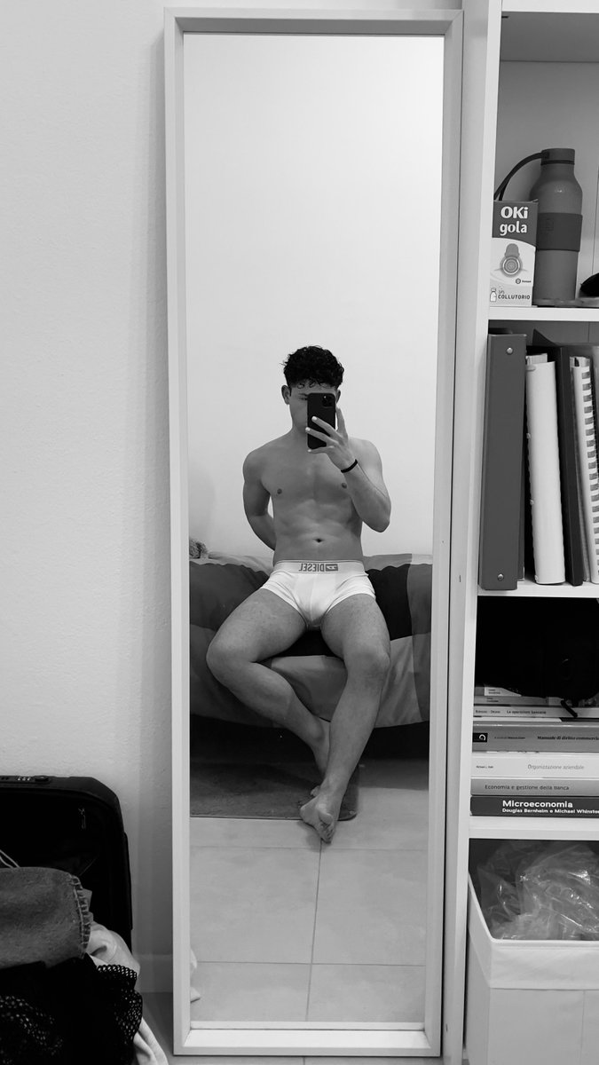 Sa_Vers_'s tweet photo. solo io appena sveglio ho sempre voglia di fottere qualcuno?🥵 rt e ti mando una fotina in chat😉 https://t.co/8i9hmLICmp