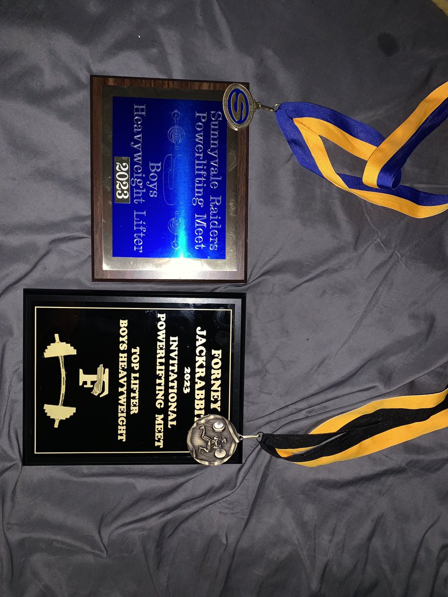 DarrickWillis01's tweet photo. 2nd meet of the year team placed 1st overall, Placed 1st in my weight class (198) weighed in at 185, Got outstanding lifter and highest LB4LB for the 2nd week in a row
Squat:610
Bench:370
Deadlift:550 Total:1530 https://t.co/nASnChSHEg