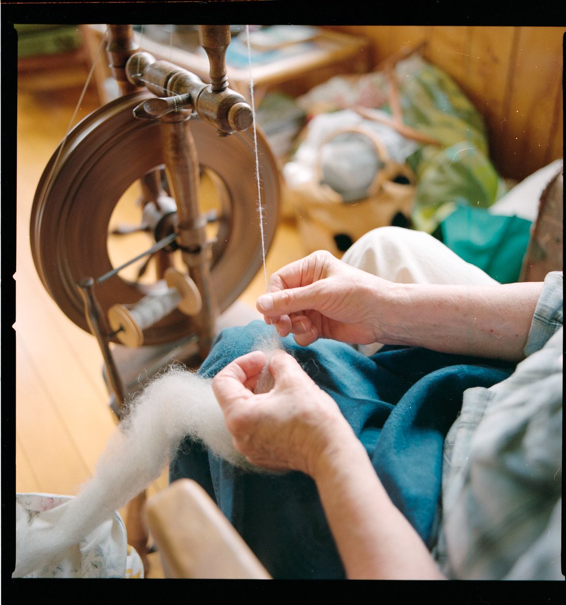 brainremain's tweet photo. Gran hand spinning wool on film (2015)

#hasselblad #6x6 #120film #kodak #portra #film #photography #filmphotography https://t.co/58hSicOn2s