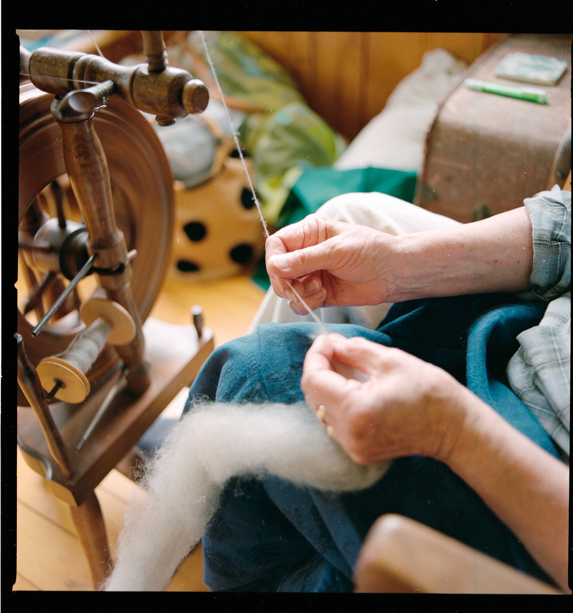 brainremain's tweet photo. Gran hand spinning wool on film (2015)

#hasselblad #6x6 #120film #kodak #portra #film #photography #filmphotography https://t.co/58hSicOn2s
