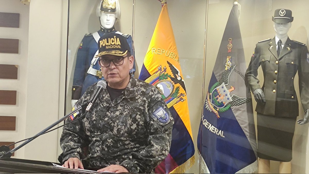 PoliciaEcuador's tweet photo. INFORMAMOS
Actualización de datos relacionados al dispositivo de seguridad que se está ejecutando por las #Elecciones2023Ec, en el país.
Preside #GraDCésarZapata #DGSCOP
🌐https://t.co/IzyxeIwiXF
#ServirYProteger https://t.co/bO8t2eCS6H