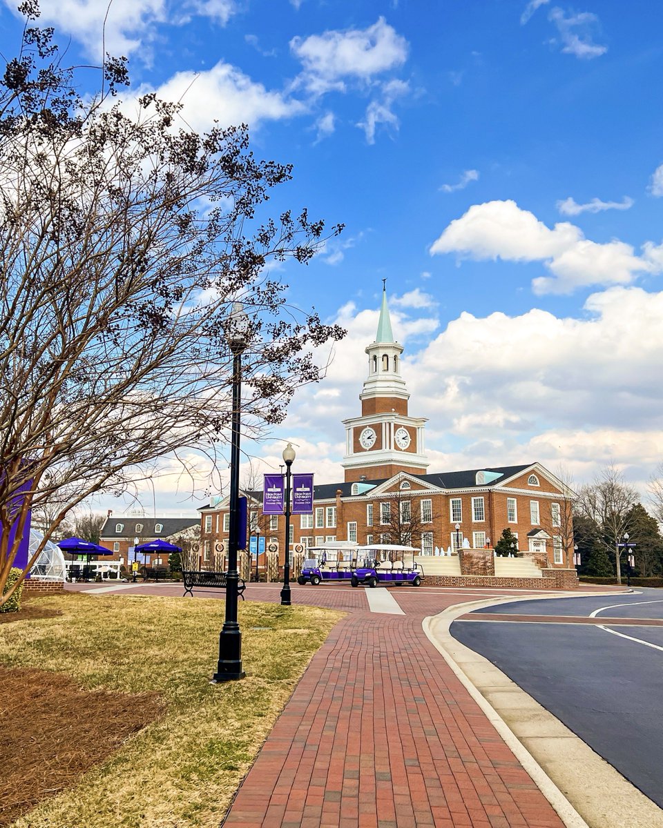 HighPointU's tweet photo. We love having our HPU families on campus! Sending lots of love and safe travels as you head home. 💜 #HPU365 #HPUFamilyWeekend https://t.co/Ve8kMLg1Ub