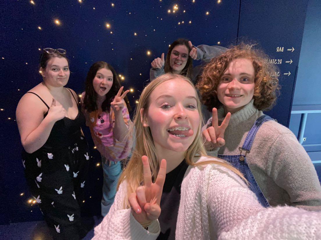 BTAExeColl's tweet photo. So we made it to the lovely Grand Magic Hotel! Now we need a good nights sleep before a busy day in Paris and Disneyland tomorrow 🇫🇷 https://t.co/i9wmK7k6ed
