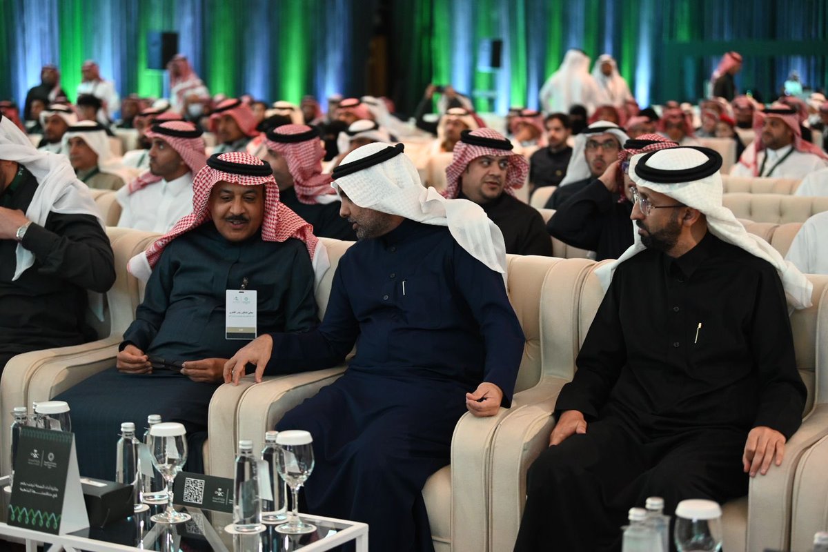 News_ksa11's tweet photo. برعاية #وزير_الصحة وحضور المدير التنفيذي للشؤون الصحية بالحرس الوطني ورئيس جامعة #كاساو والرئيس التنفيذي للهيئة العامة للغذاء والدواء.. 

جانب من تغطية #أخبار للحفل الكبير لـ #جائزة_أداء_الصحة في نسختها الخامسة.
تصوير : @amal22112013 https://t.co/mzZiQheNR8