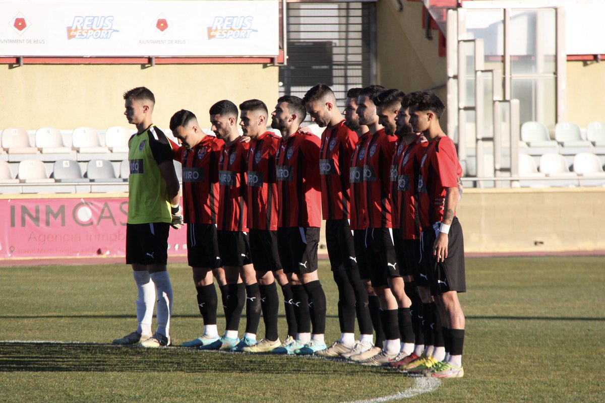Abans del partit d'aquesta tarda s'ha fet un minut de silenci en record de Gerard Escoda, exjugador i exdirector esportiu del CF Reus Deportiu 🖤