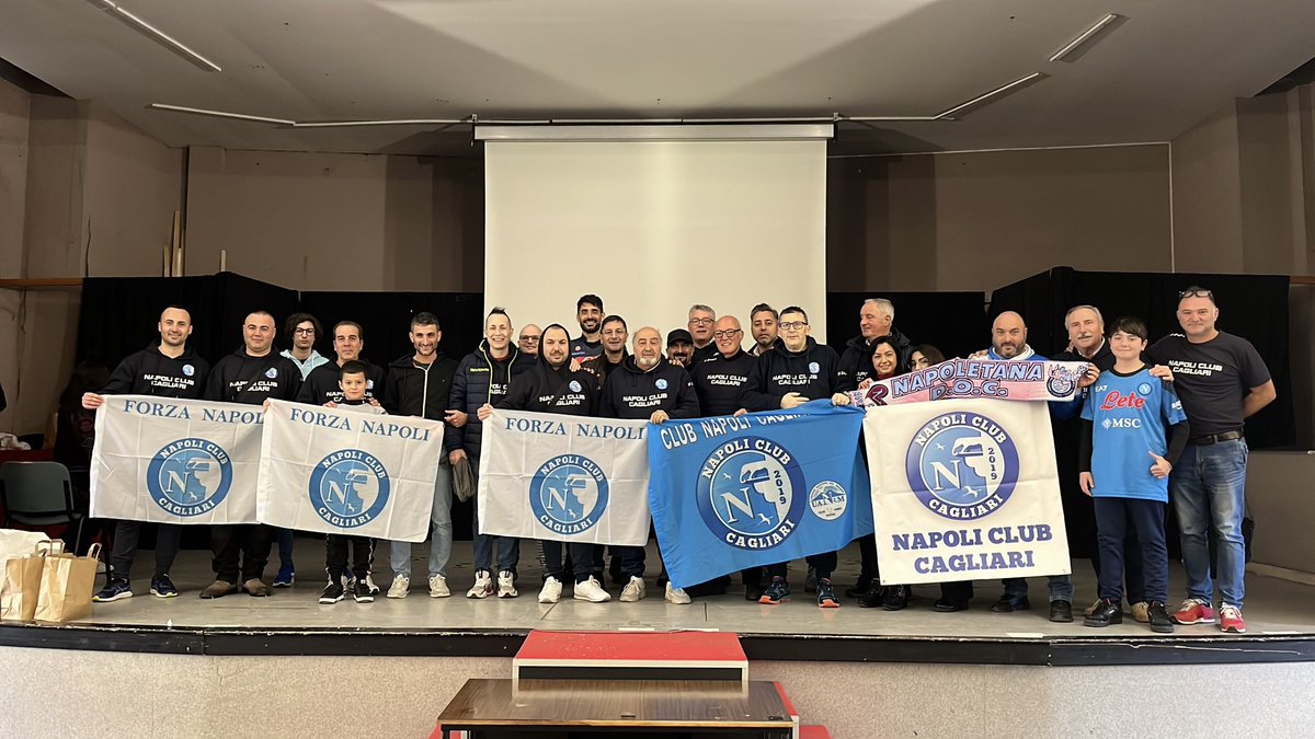 Spezia - Napoli: Il Gruppo Uanm ha colorato d’azzurro il Picco - casanapoli.net/2023/02/05/spe…