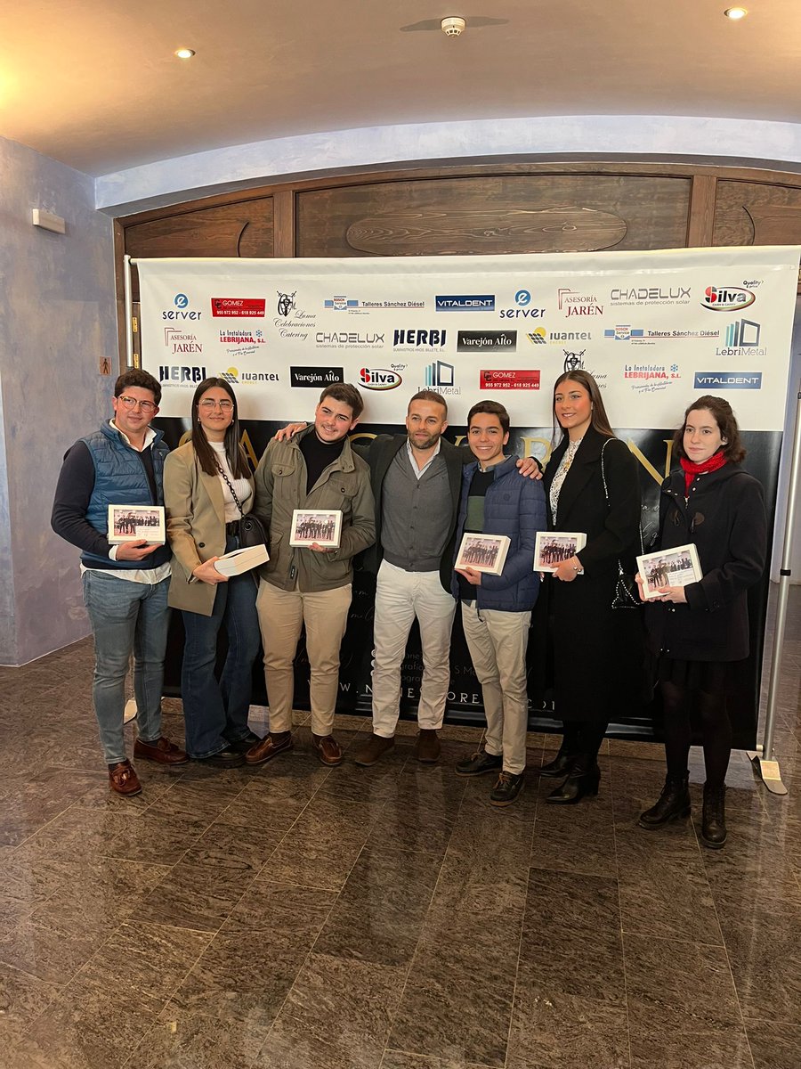 Hoy en el estreno de "Caligaverunt" de <a href="/ernane7/">Nané S Moreno</a> ha tenido un detalle con nuestros componentes que han participado en dicha filmación. Futuro y presente de nuestra banda. <a href="/ernane7/">Nané S Moreno</a> gracias por tu obra y por contar con nosotros. #caligaverunt #SemanaSanta #SemanaSanta2023 #suenaVDC