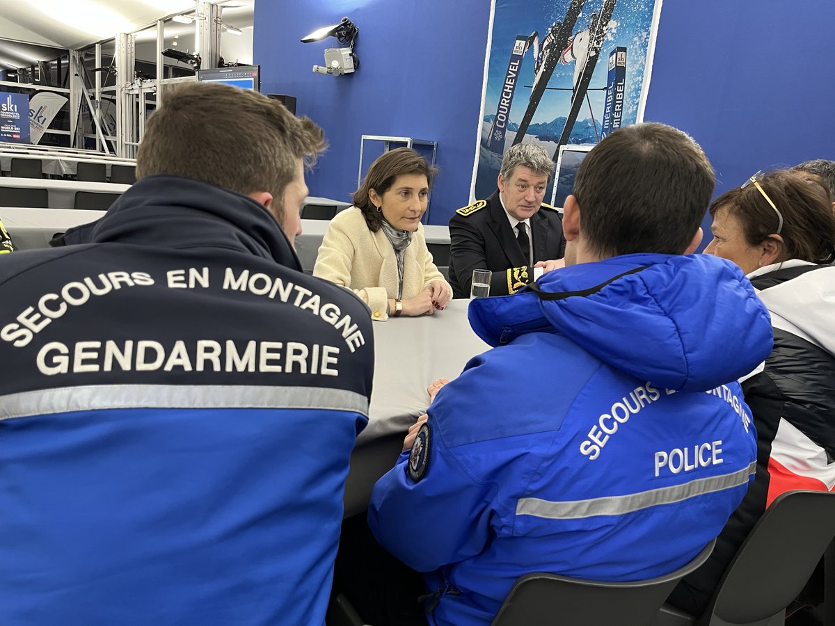 AOC1978's tweet photo. Merci aux nombreuses équipes, toutes spécialités confondues, mobilisées depuis de longs mois pour la réussite de @CM_2023 ! Comité d’organisation, collectivités, partenaires, bénévoles, fédérations sportives, aux côtés des services de l’Etat, pour un rendez-vous historique 👍 https://t.co/cxtHI7zs6n