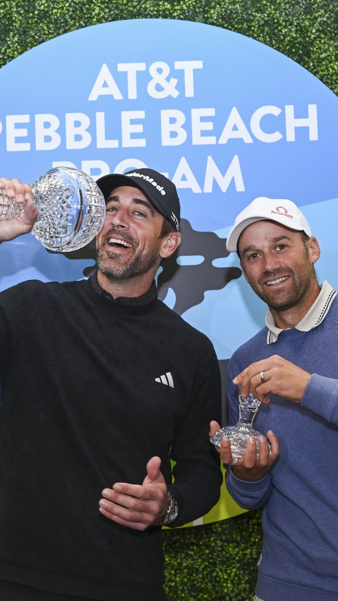 PGATOUR's tweet image. Team champs 🏆

Aaron Rodgers and Ben Silverman have won the pro-am title.