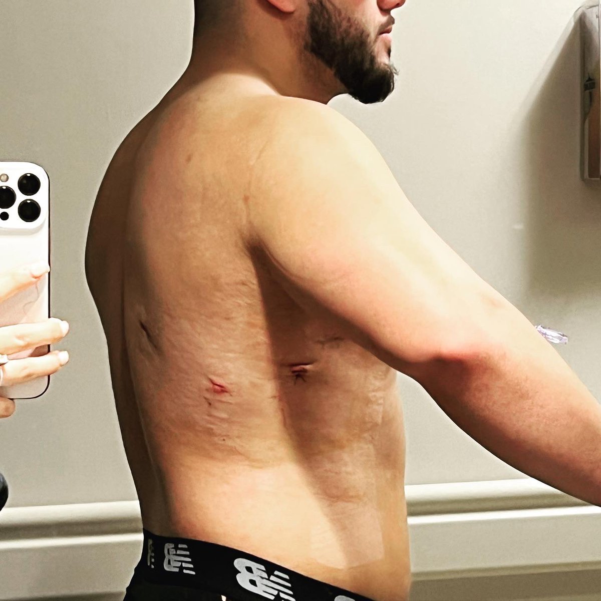 Hinojosa214's tweet image. Fell short of some goals last year due to an unexpected injury, but that doesn’t stop the goals I have set for myself this year. #RecoveryTime