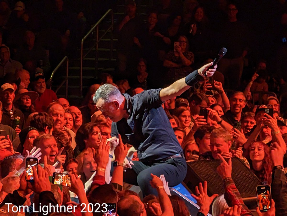 Yo <a href="/nugsnet/">nugs</a> <a href="/springsteen/">Bruce Springsteen</a> this is probably a long shot, but I'd be honored if you chose one of my photos to be the cover of the 2/3/23 Atlanta NugsNet concert/download!!