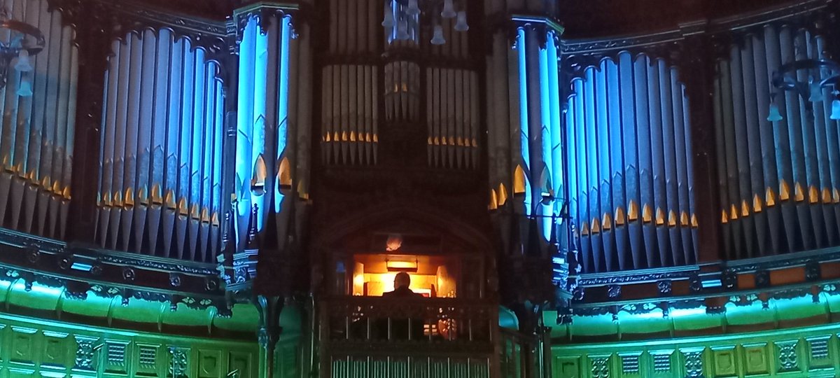 IMBOLC Youth Folk Orchestra, with Choir and Organ Master sounding amazing in Guildhall Derry tonight with Martin Tourish conducting.

So good to see so many kids play their hearts out and nailing a super difficult set list. 

Just pure joy 🇮🇪 

#imbolc
#folk
#traditional