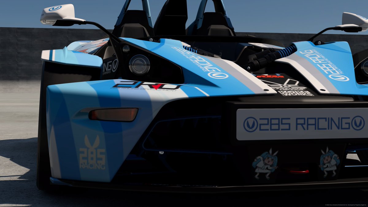 「X-BOWの方もでっち上げロゴとか追加して完成。好き勝手デザインできるって楽しい」|KAZE／高橋賢治のイラスト