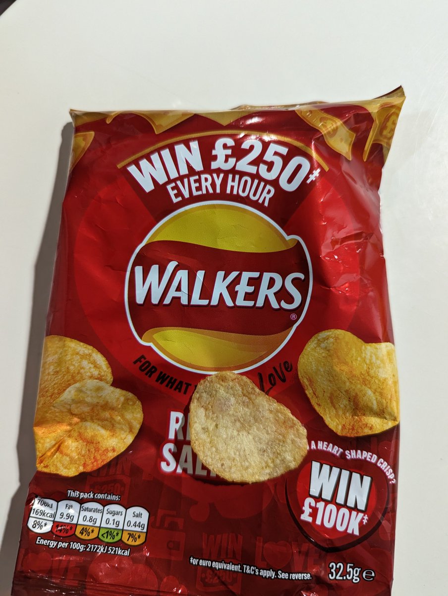Poor little one... Super excited - she thought she'd found a #lovefromwalkers heart shaped crisp... Then ate it before she'd read the rules! How are you meant to stop a 6yo from eating a crisp and then storing it intact to bring it home from a day out??? 😂😂🙈🙈

<a href="/walkers_crisps/">Walkers Crisps</a>