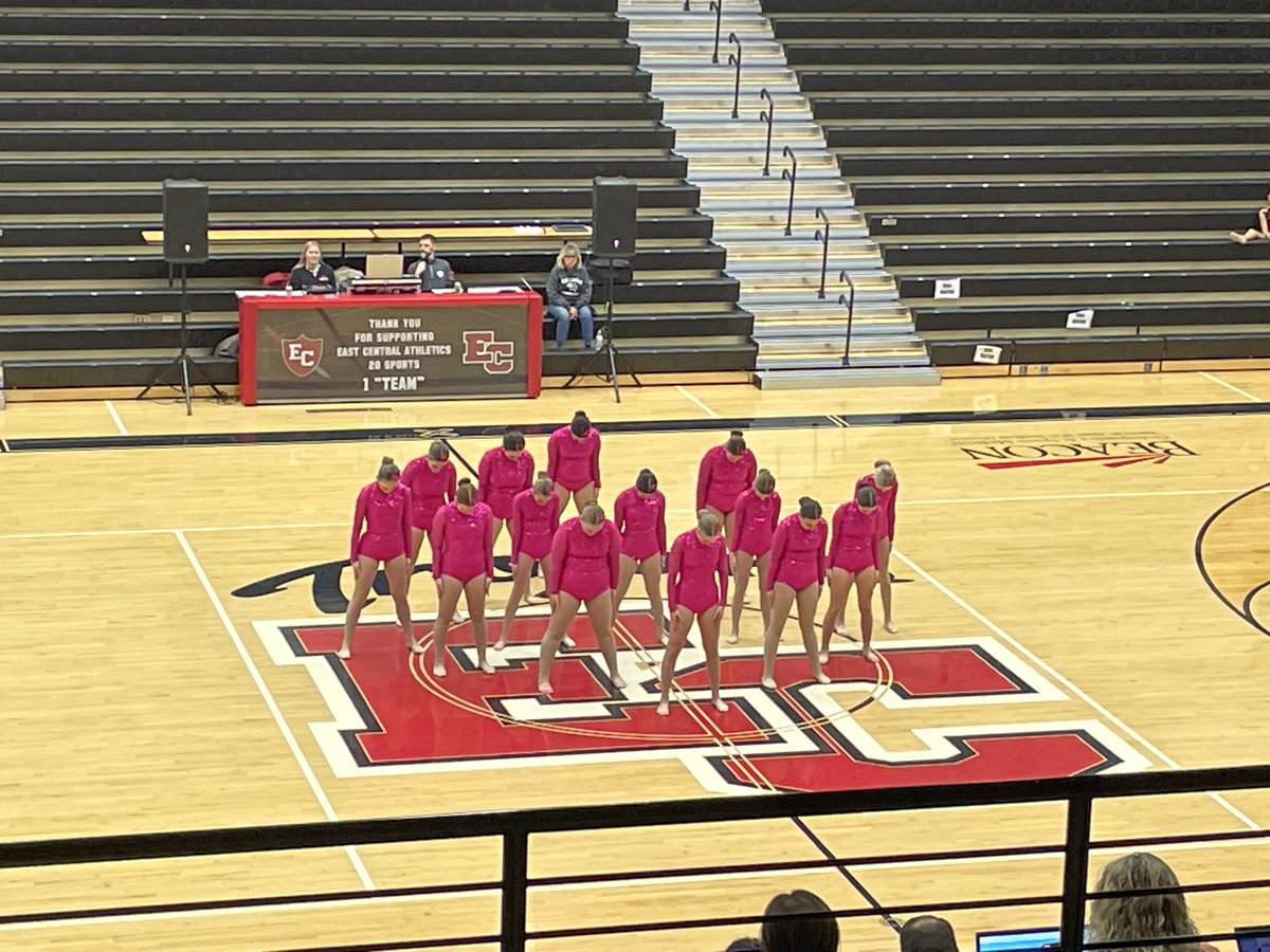 SDCS_SUPER's tweet photo. Got a chance to see both the Junior and Senior Jazz @ECDancers. Great job! #ECDT #WatchSunmanDearborn #WeAreEC https://t.co/ok3f3PqMPn