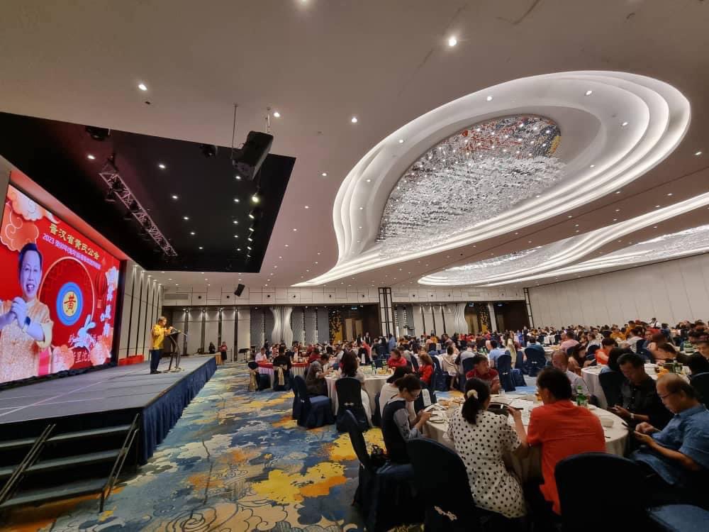 simkuihian's tweet image. 🐰正月十五元宵节•2023 #CNY🧧 #chapgohmei

晋汉省黄氏公会2023 癸卯新春联欢团拜

㊗️ #安康吉祥•#兴•#旺•#发
㊗️ #砂拉越•#团结•#富强•#包容•#前进

#jagasarawakbait2
#SarawakFirst

Skh🐝