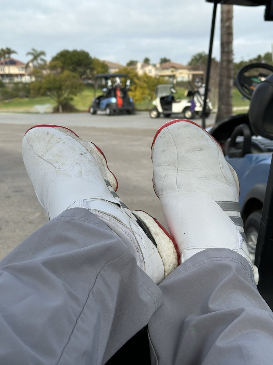 CantonDog's tweet image. The calm before the yelling, kicking, profanity, etc. 😎 #golf #sandiegogolf #guessthecourse