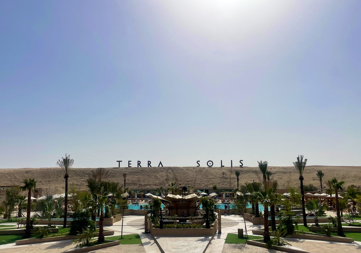 sportsgirlyni's tweet photo. A relaxing Sunday. ☀️ #terrasolis #desertresort #privilee #dubailife #brenebrown #rest https://t.co/m4dfaF1CEh