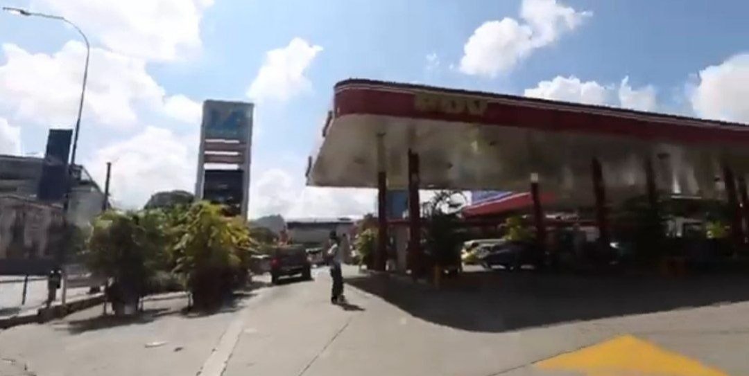 eligop's tweet photo. Cuando necesites echar gasolina llégate a una #criptoestacion, y muy fácil y rápidamente llena el tanque de tu carro y paga con #Petros. 

#APP https://t.co/V9b8DSIj8e