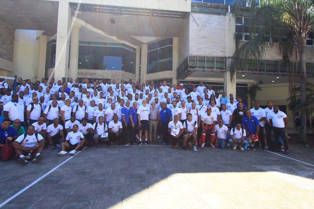 FedombalRD's tweet photo. ¡Éxito rotundo!
Concluimos con la “Reválida, Actualización y Renovación De Carnet Para Entrenadores” Categoria C 2023 #Codebal #Entrenadores #BaloncestoRD 🇩🇴🏀 https://t.co/osGkY35jVP