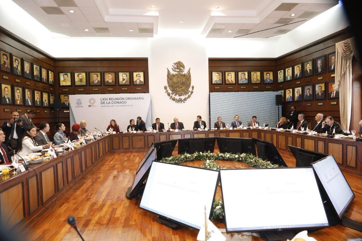 KarinaBaronO's tweet photo. Las y los Gobernadores de todo el país y la Jefa de Gobierno de la CDMX, le han confiado al Ing. @salomonj la Presidencia de la @CONAGO_oficial.

Enhorabuena para Oaxaca y para el país. La #Transformación de México avanza! https://t.co/nvNRkpPWGB