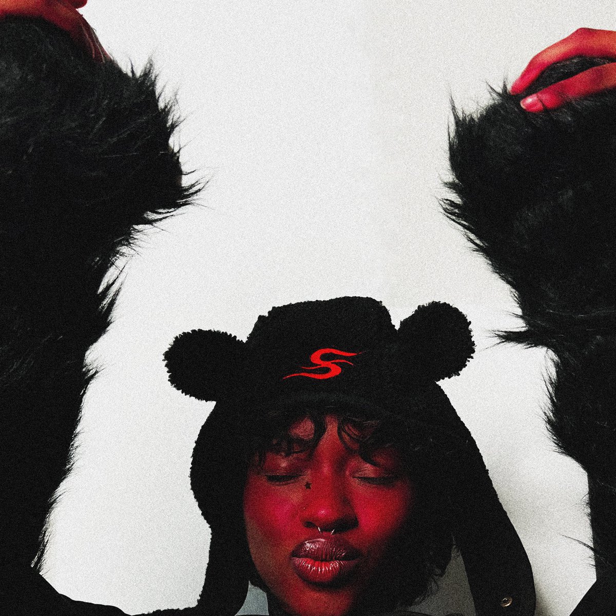 spread them legs! the spice bear hug helmet just dropped! 🐻💔