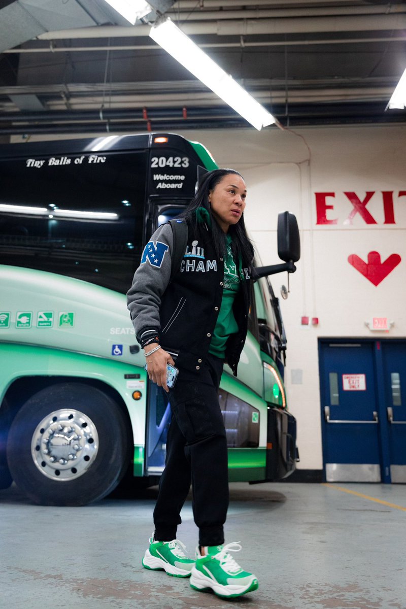 wslam's tweet photo. Dawn Staley is the coldest coach in any and all leagues. That’s a fact.

@Eagles @GamecockWBB https://t.co/jGeD0GnMVO
