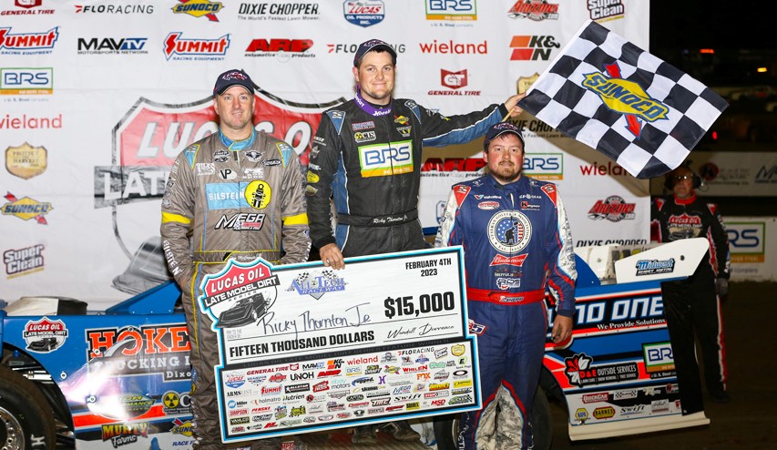 RacingProMedia's tweet photo. With the win, Ricky Thornton Jr Racingโ has taken over the points lead!
#RickyThorntonJr #TimMcCreadie #BrandonSheppard #LucasOil #LateModel #Dirt #Winner #Racing #Florida #LakeCity #LucasOilLateModelDirtSeries #AllTechRaceway #WinterNationals
https://t.co/wj4yxyGwLR https://t.co/cacieT4rfU