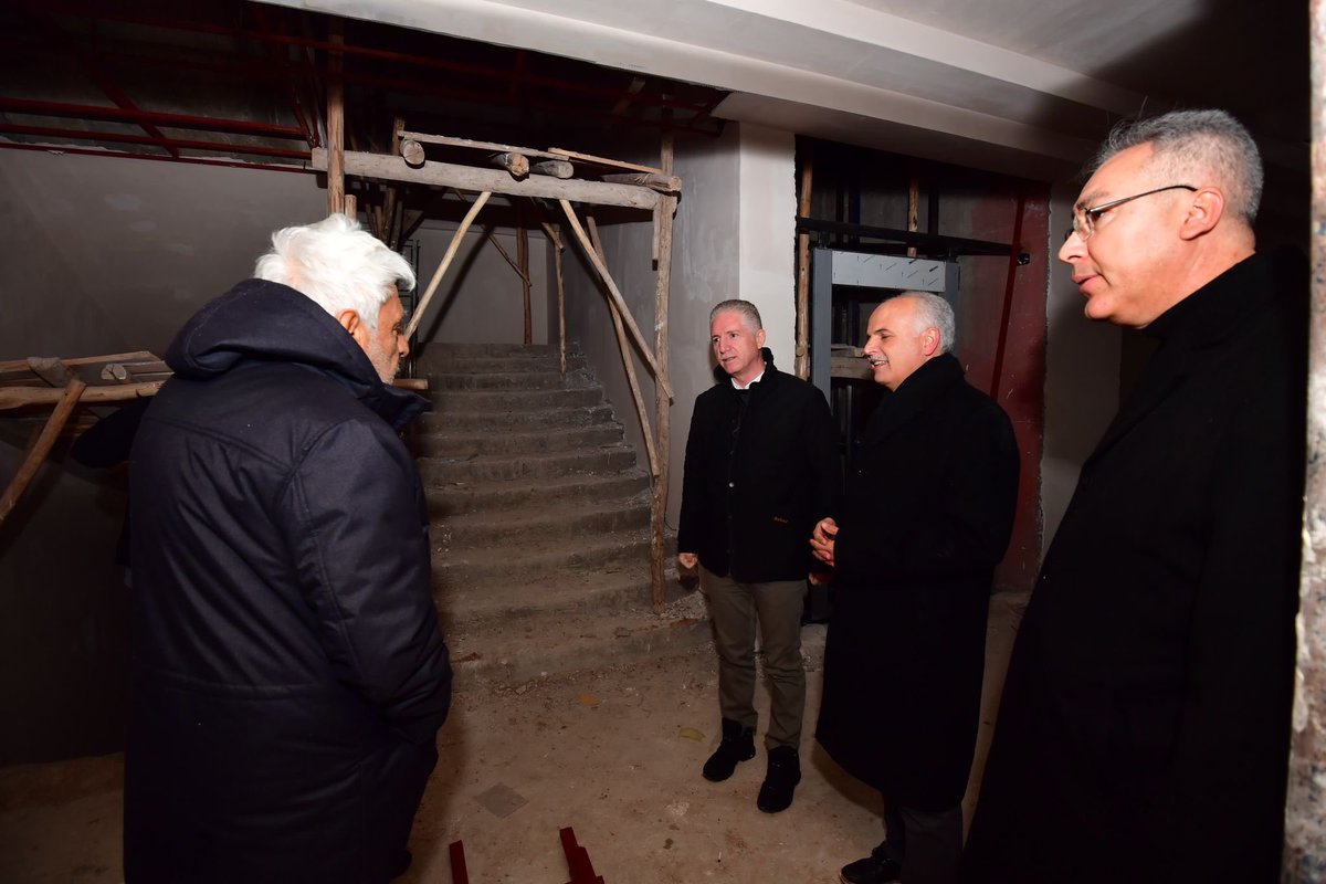 GaziantepBeld's tweet photo. Başkanımız @FatmaSahin toplumun temel taşı olan aile kurumunu sağlam temeller üzerine inşa etmek, aile içi iletişimi güçlendirerek iç huzuru sürdürmek amacıyla hayata geçireceğimiz Aile Akademisi projemizin yapımı devam eden hizmet binasını ziyaret etti. 

#AileAkademisi 👨‍👩‍👧 https://t.co/rChsObstQw