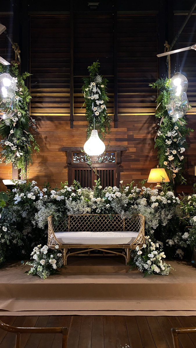 hzqvv's tweet photo. Best setup pelamin 2022 yang pernah aku shoot

📍Kuantan, Pahang https://t.co/V8YBK1OQkT