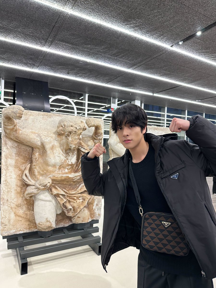 jakedshim's tweet photo. Happy new year!!

( big boy ) https://t.co/KMXo8skrfg