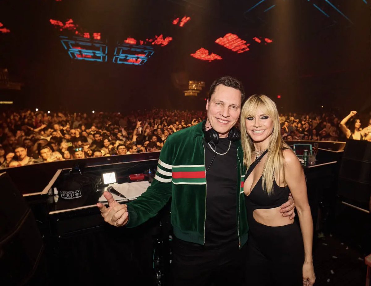 johnnykats's tweet photo. Reason #HeidiKlum is in town is she is shooting for “Germany's Next Top Model.” Tropicana. Resorts World, Bellagio resorts visited. Sofia Vergara here is in town, too.Klum is shown here w/ @tiesto Friday @ZoukGroupLV Nightclub … 📷 #TonyTran #RJNow #Vegas https://t.co/p75peNV6Je