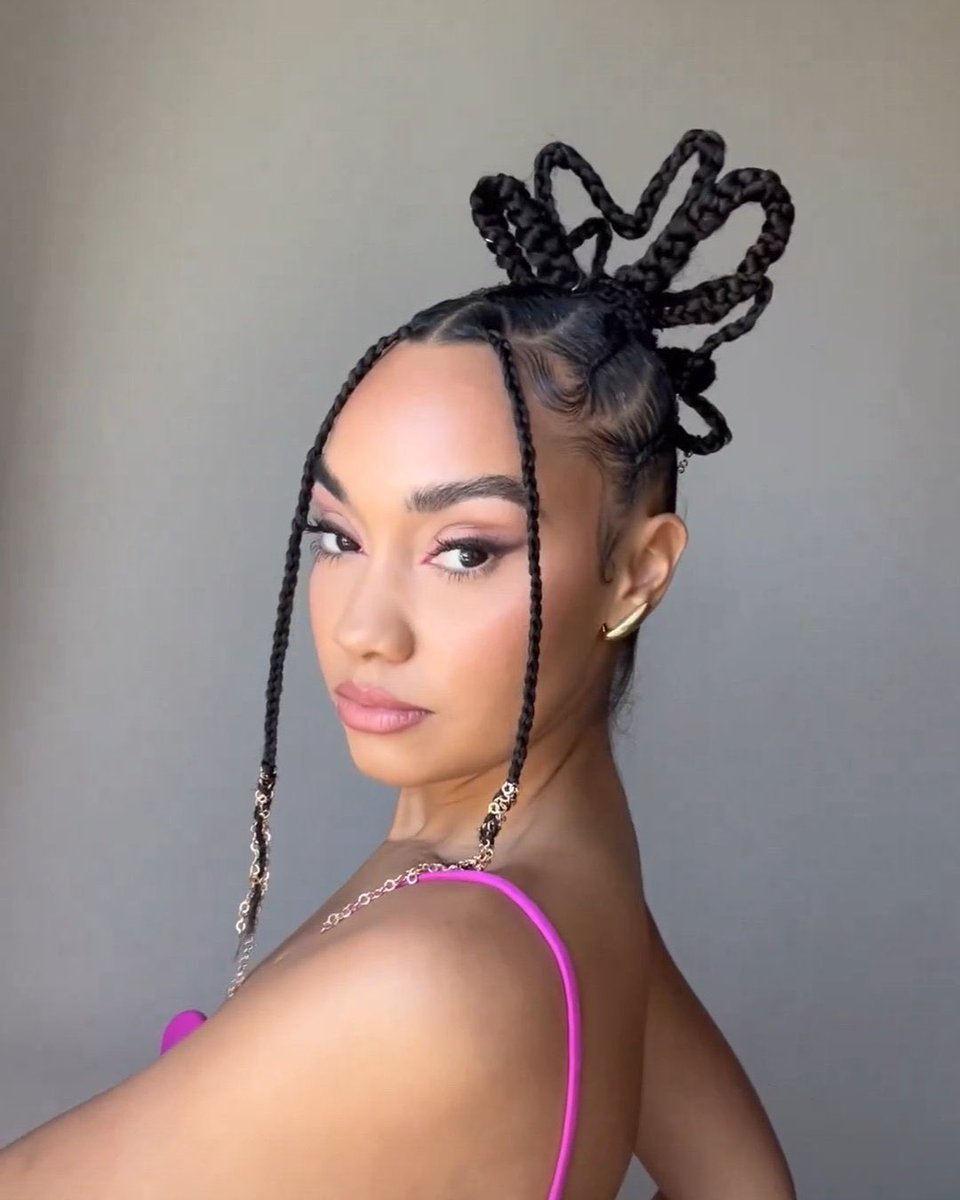 wasabisworld's tweet photo. SHE IS SO GORGEOUS 🤧🤧 https://t.co/ttBCYFOe4Y