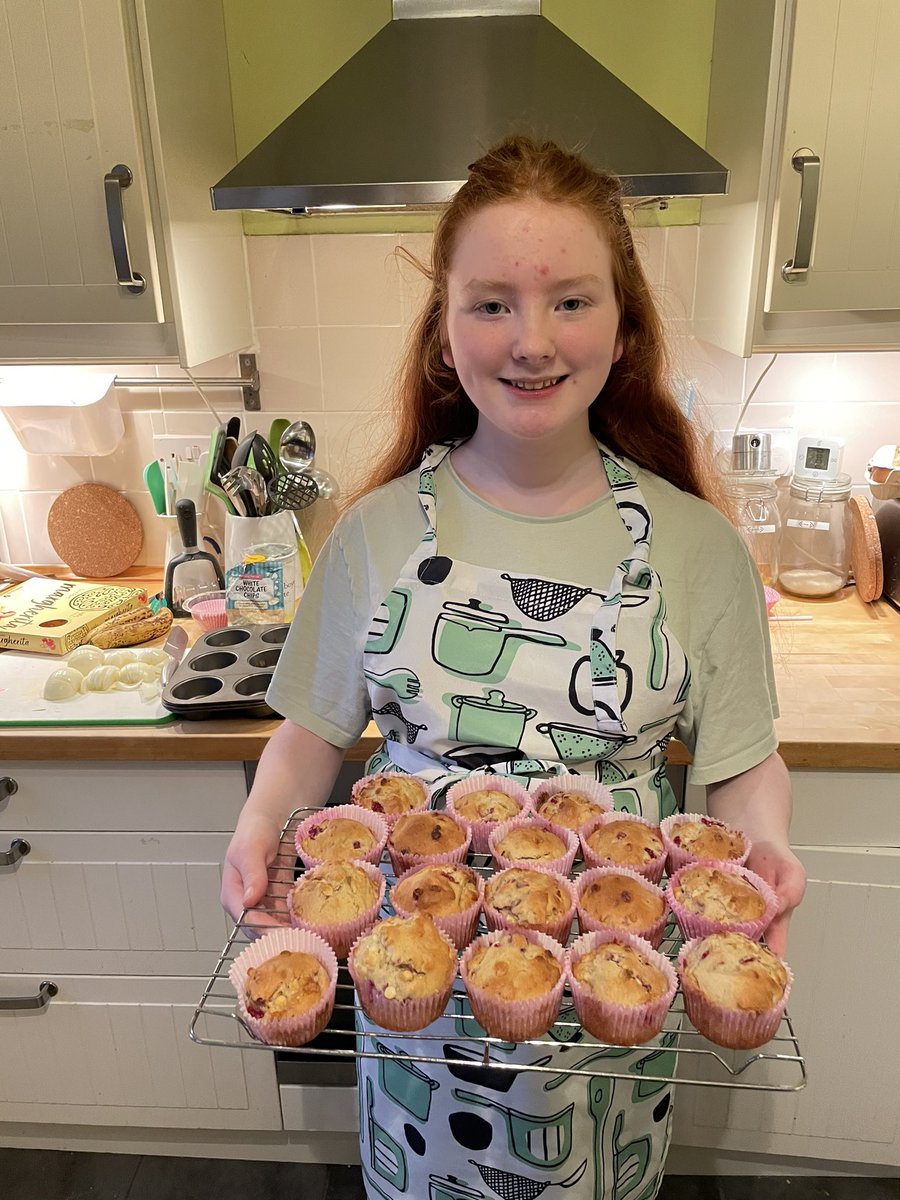 Eilidh has stolen my baking crown today 👑 🧁 raspberry and white chocolate muffins. @juniorbakeoff has been giving her too many ideas! @BritishBakeOff @PaulHollywood @dbinterz @Tumpshies #muffins #baking