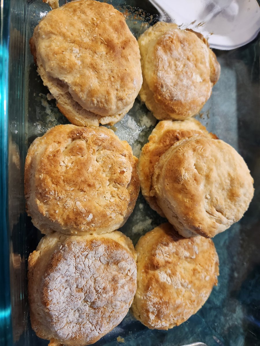 KaptainKamper's tweet photo. @Slothmonster 7up biscuits https://t.co/e4bjizC5NB