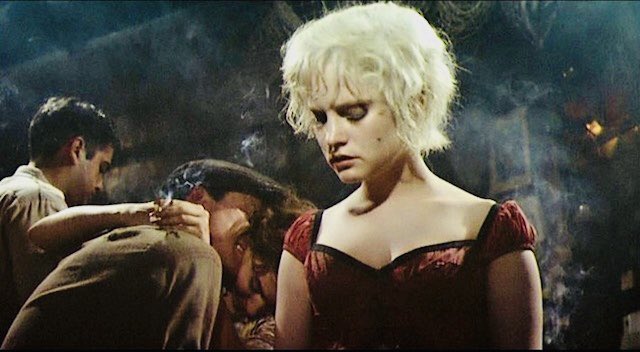 Happy birthday to the incredible Jennifer Jason Leigh, who should have more than just one Oscar nomination 